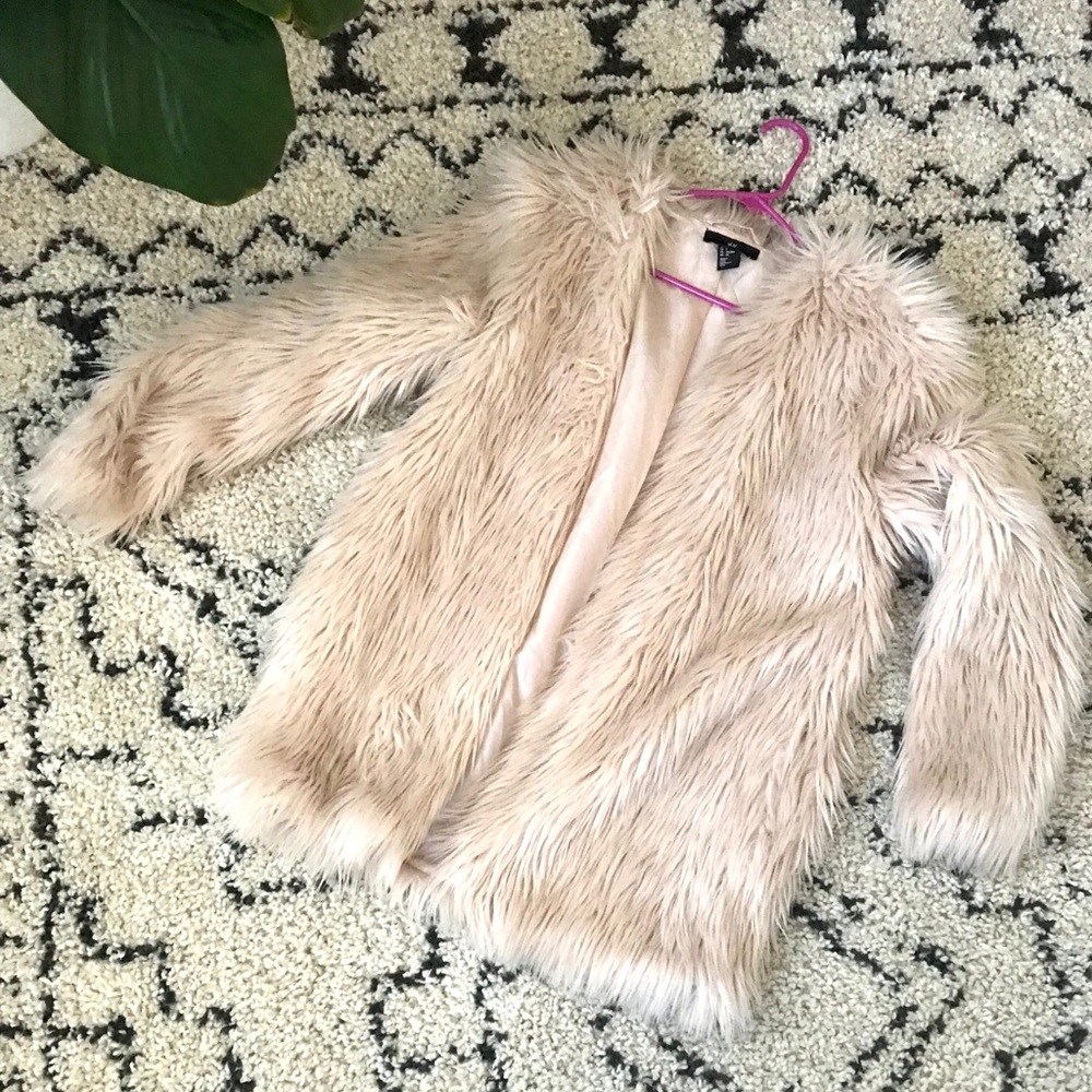 SOLD❗️Light pink faux fur winter coat